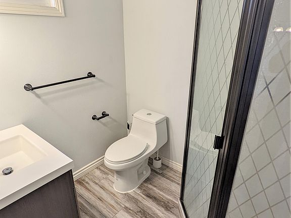 5th image of 1134 W Huntington Dr