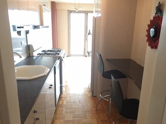 5th image of 2915 W 5th St APT 16B