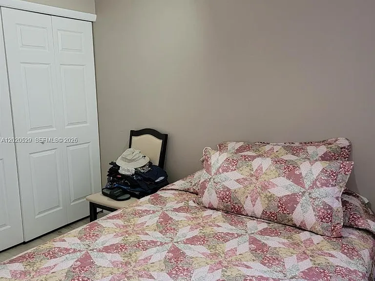 220 Lakeview Dr #212 — Photo 9