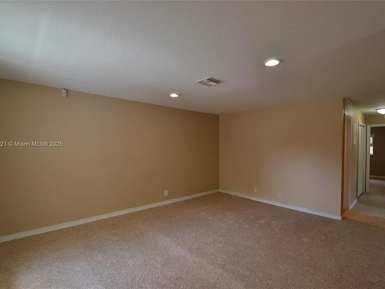 10241 NW 35th St #4 — Photo 4