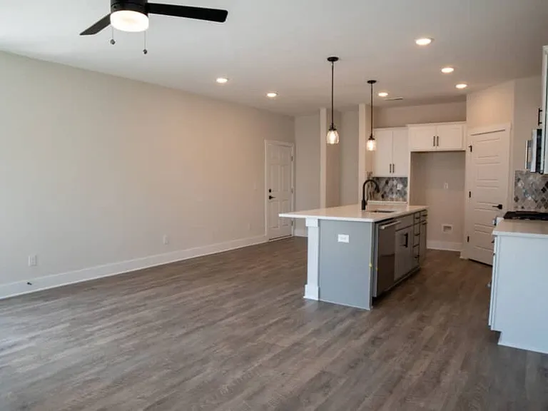 650 Melville Dr — Photo 26