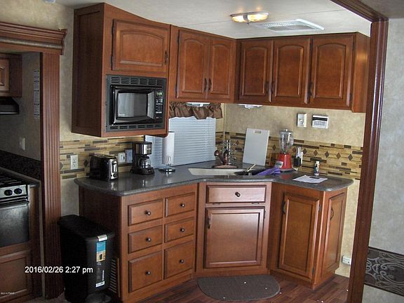 3rd image of 1011/1012 Redwood Ln