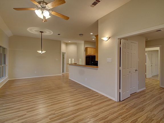 4th image of 1914 Nugent Dr