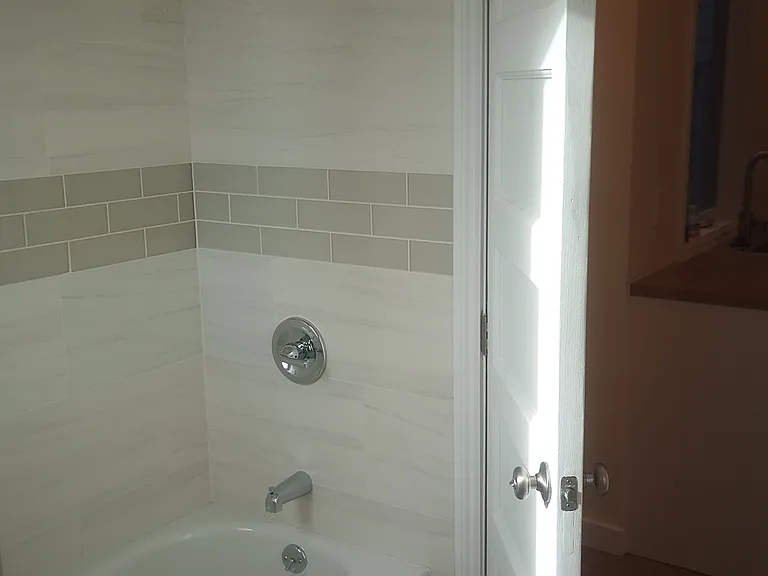 Bathroom 3 view 3