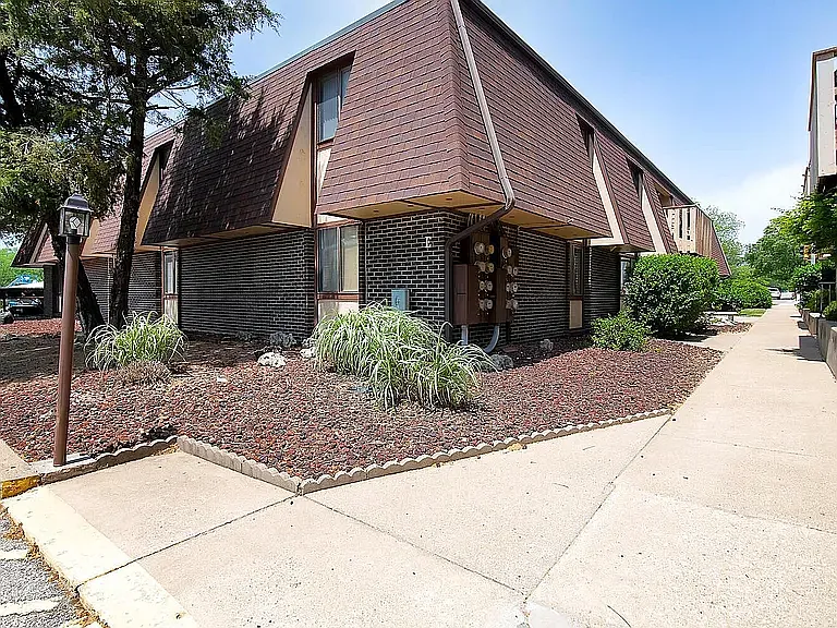 1500 E 10th Ave #8