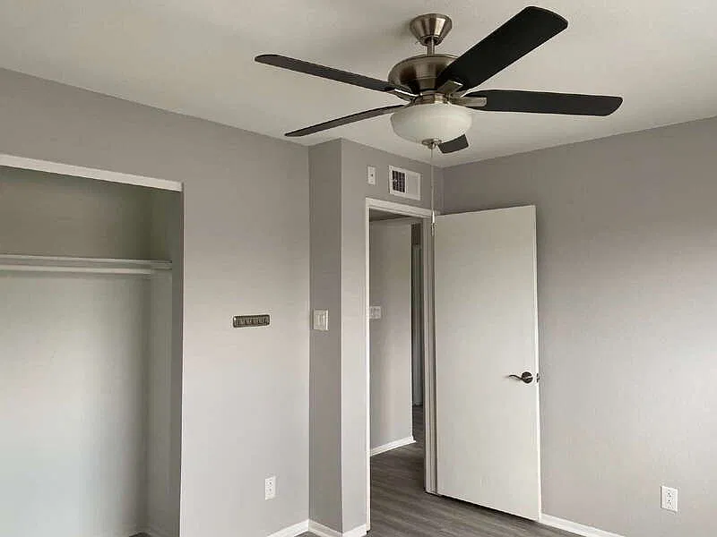 2 bed, 2.0 bath, 938 sqft, $1,650 — Photo 3