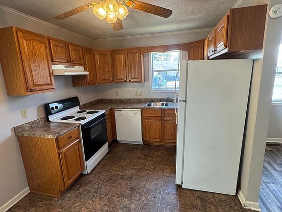 4th image of 579 Baker Rd APT F1