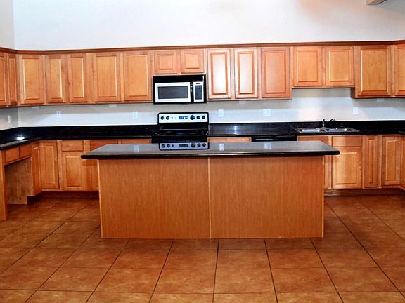 5th image of 550 W Maryland Ave Unit 115