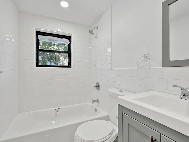 22 Monaco Pl #1 — Photo 7
