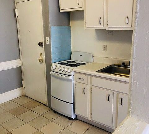5th image of 693 10th Ave APT 5FN