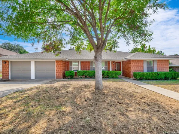 305 Candice Dr, Kerrville, TX 78028