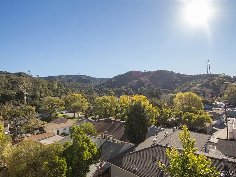 2940 N Verdugo Rd #321 — Photo 3