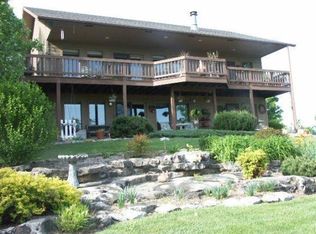 201 Lakefront Cir, Kimberling City, MO 65686