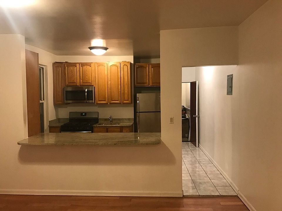 1st image of 4-37 27th Ave #3