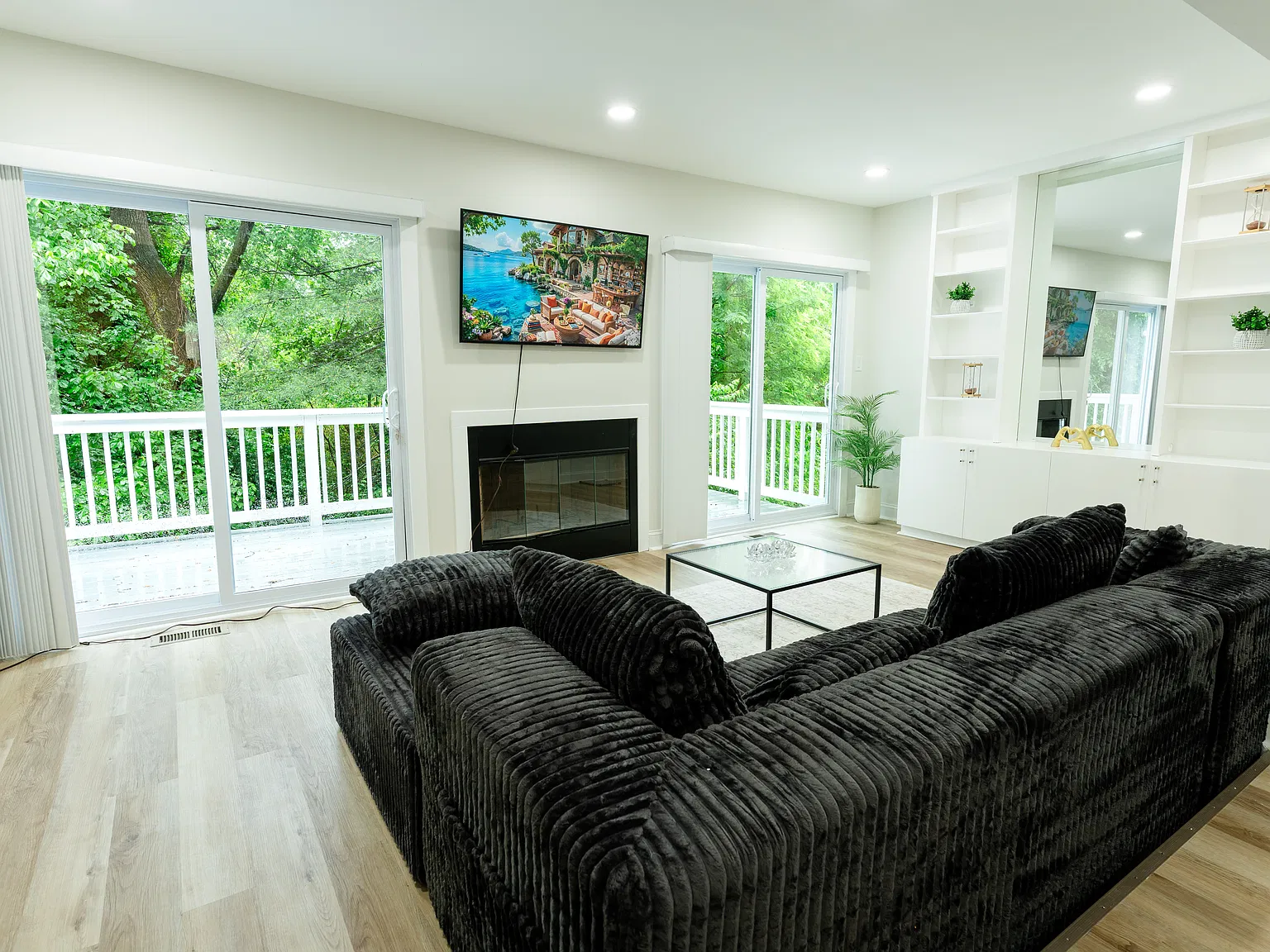 3 bed, 2.5 bath, 2102 sqft, $3,100 — Photo 1