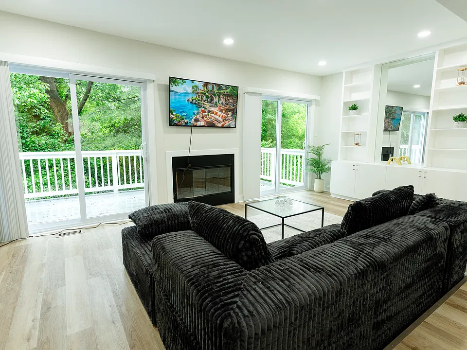1 Kinsman View Cir