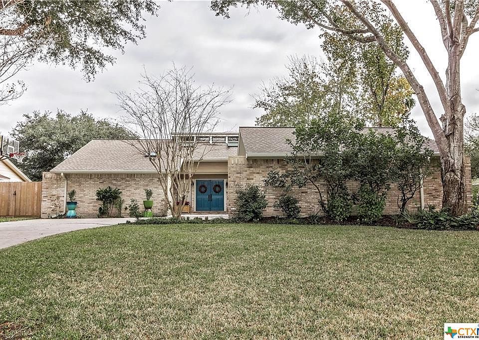 1st image of 105 Woodwind Dr