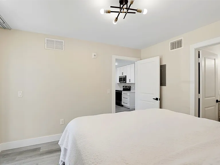 2592 Grassy Point Dr #106 — Photo 16
