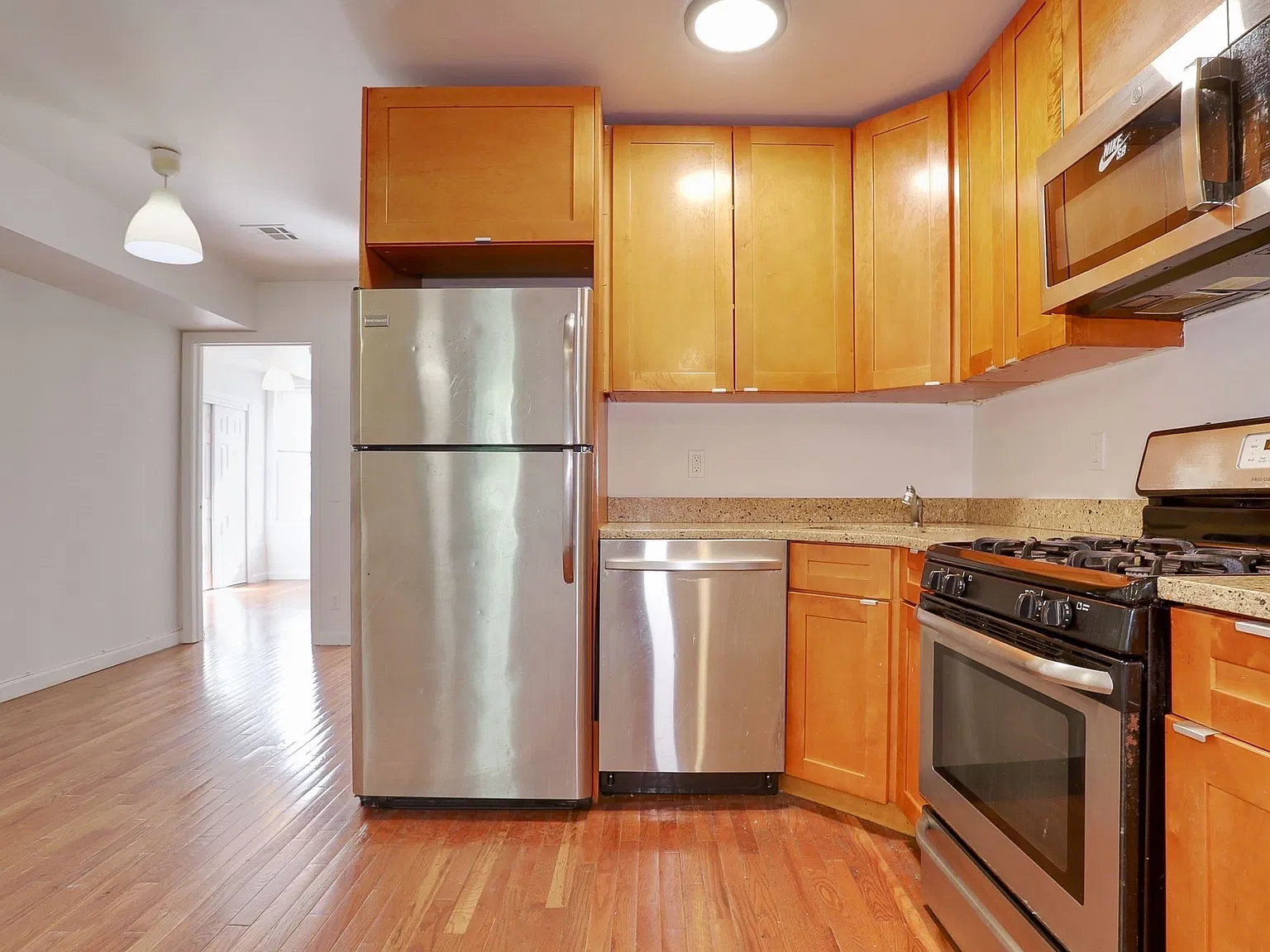 3 bed, 2.0 bath, $2,750 — Photo 2
