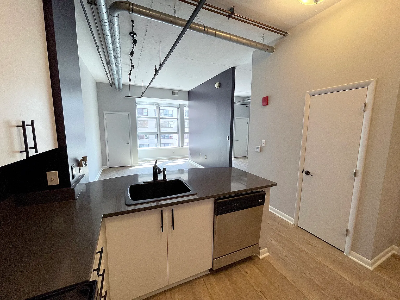 1 bed, 650 sqft, $2,650 — Photo 1