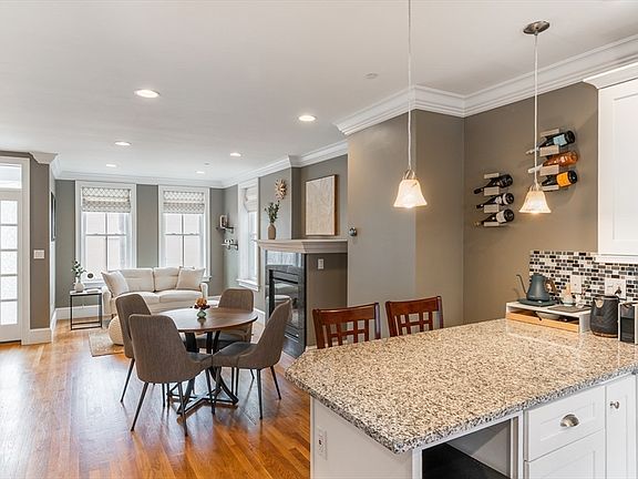 4th image of 8 Brighton St #1