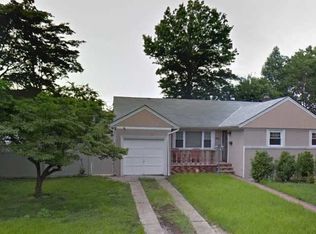 918 Rottkamp St, Valley Stream, NY 11580