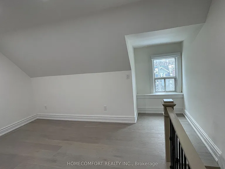 33 Strathmore Blvd #UPPER — Photo 28