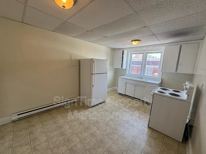 1 bed, 1.0 bath, $950 — Photo 2
