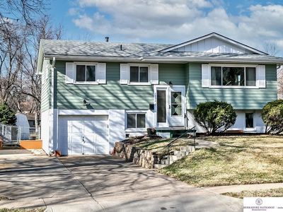 7338 Park Crest Dr, La Vista, NE, 68128