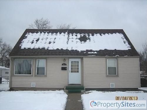 1st image of 9908 Armitage Ave