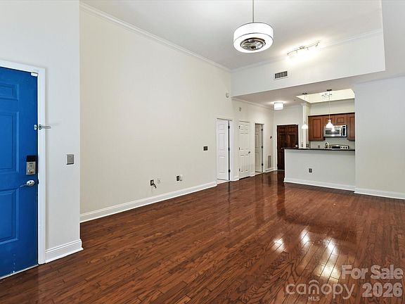 3rd image of 300 W 5th St APT 2