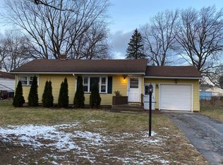 266 Park Lane Dr, Webster, NY 14580
