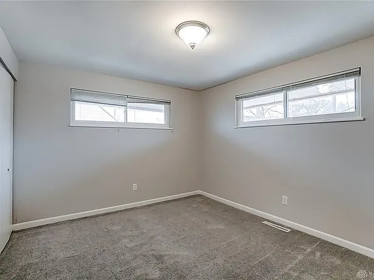 5543 Barnard Dr — Photo 23
