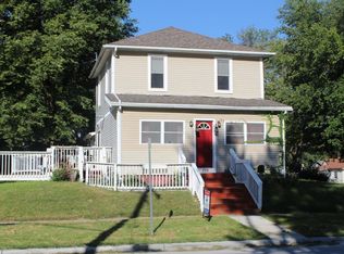 322 8th St, Nevada, IA 50201