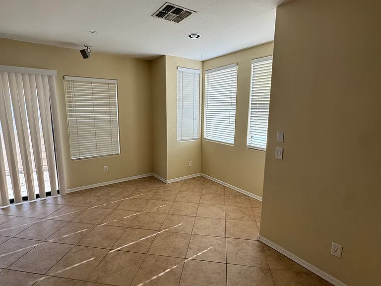 724 S Beck Ave #724 — Photo 8
