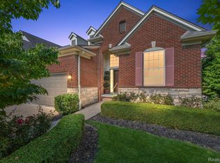 3680 Winding Brook Cir, Rochester, MI 48309
