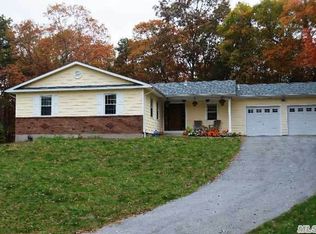 7 Kastal Ct, Ridge, NY 11961