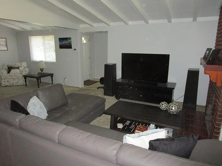 10638 Danube Ave — Photo 12
