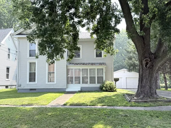 427 Day St, Galesburg, IL 61401