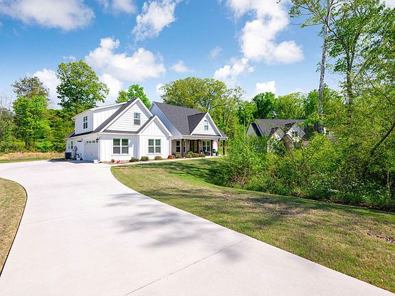2nd image of 183 Bridlewood Dr