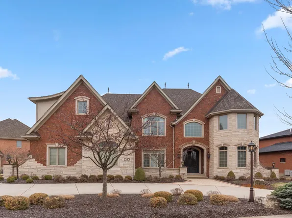 1533 Park West Cir, Munster, IN 46321