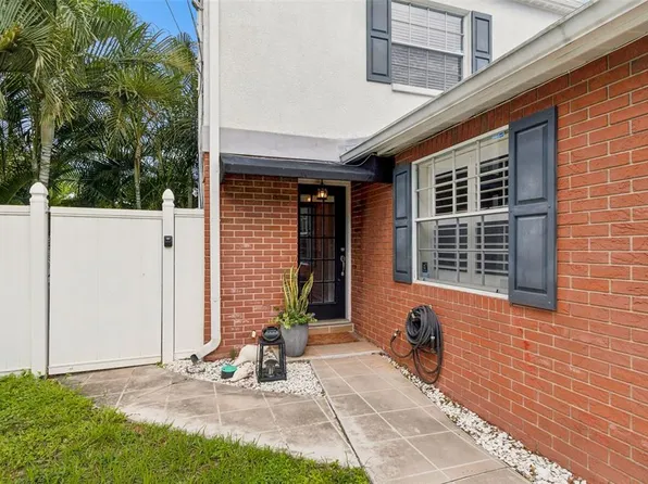 111 S LAUBER WAY #B, TAMPA, FL 33609