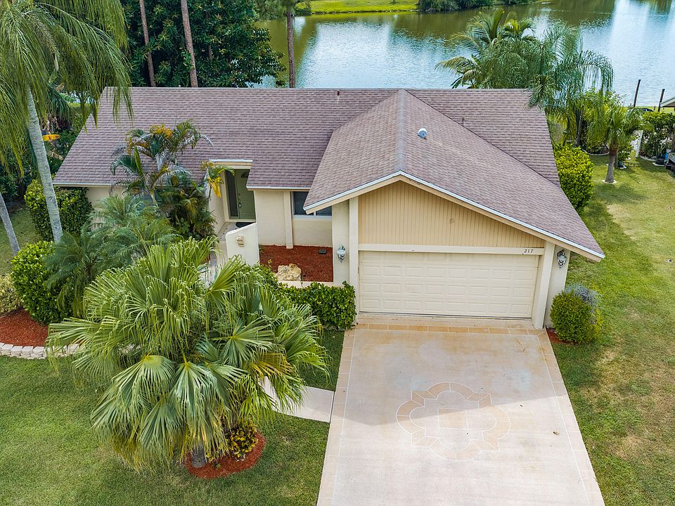 1st image of 217 PARKWOOD Drive S
