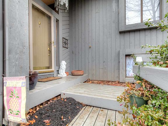 3rd image of 299 Wood Lomond Way