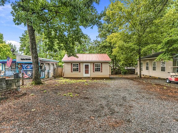 2nd image of 185 Roberts Ridge Road