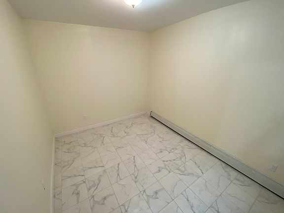 4th image of 39-43 Crescent St #1
