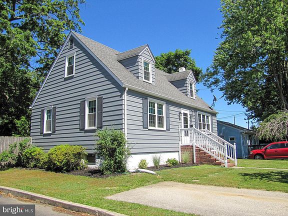3rd image of 311 Green Ave