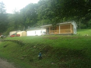 290 Sugar Maple Rd, Sissonville, WV 25320