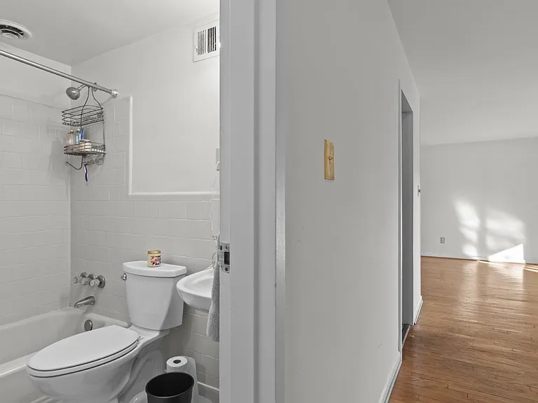 1931 N Cleveland St #213 — Photo 8