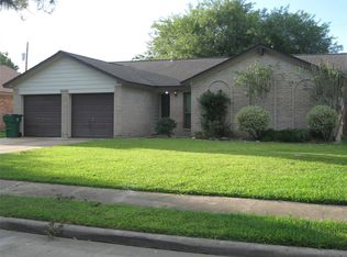 1309 Glenview Ln, Angleton, TX 77515
